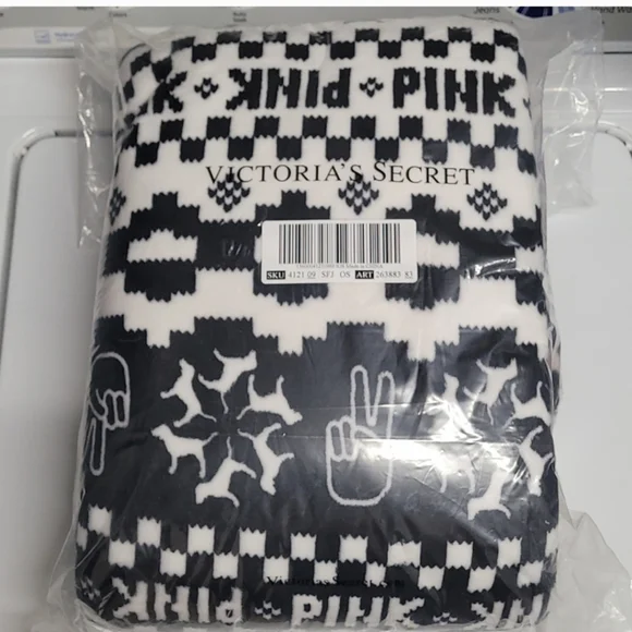 NWT VS "PINK" BLANKET - Picture 8 of 8